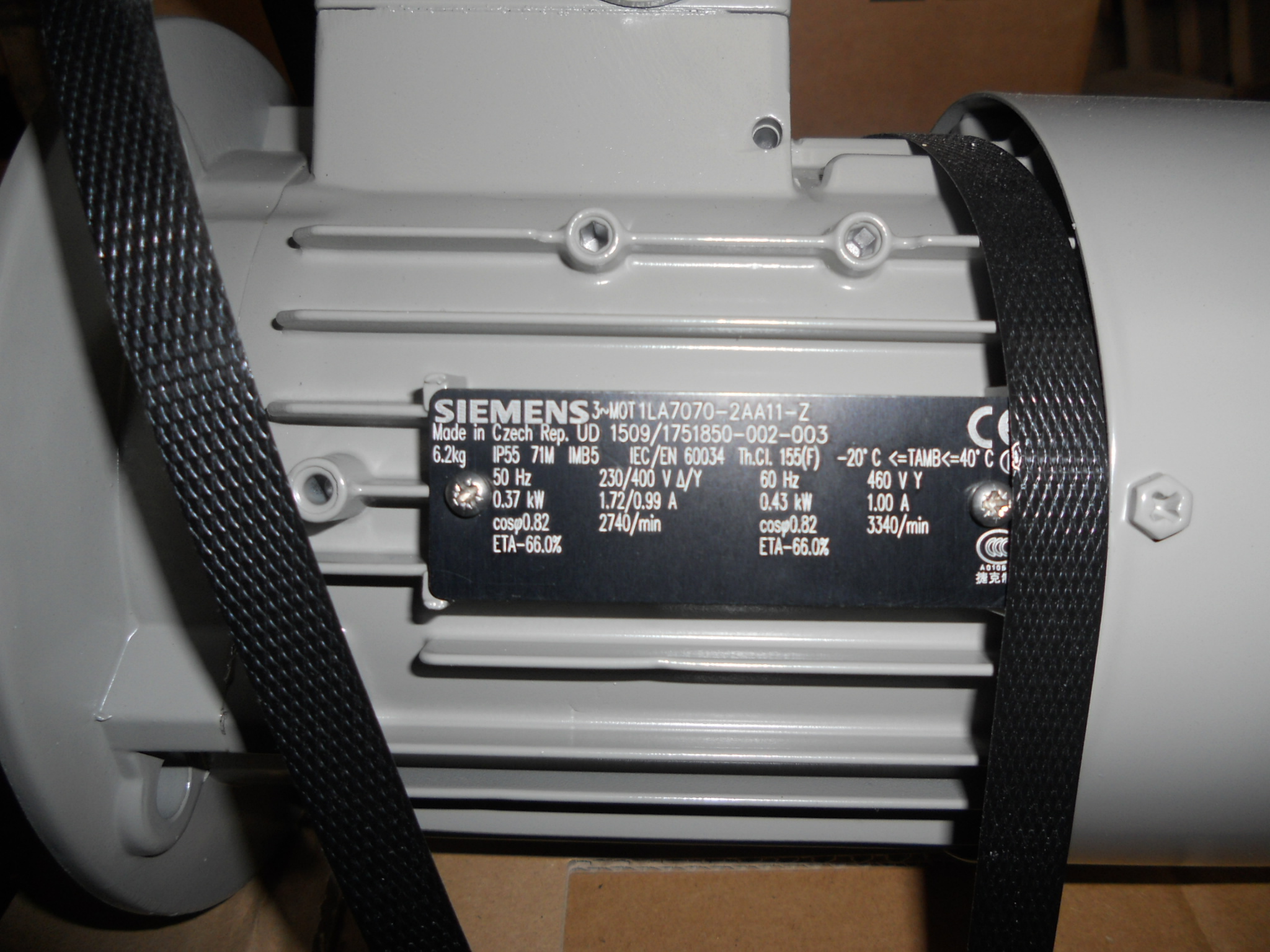 M(jn)T늙C(j)1LA7ϵ 1LA7070-2AA11 2P B5 0.37KW