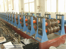 齒輪箱傳動(dòng)高速護(hù)欄板成型設(shè)備